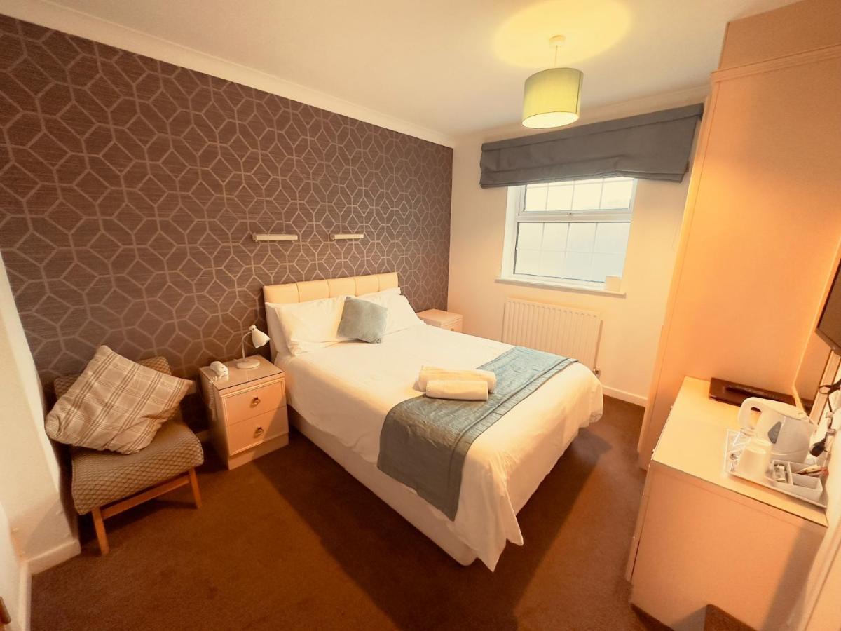 Pine Lodge Hotel & Restaurant 맨스필드 외부 사진
