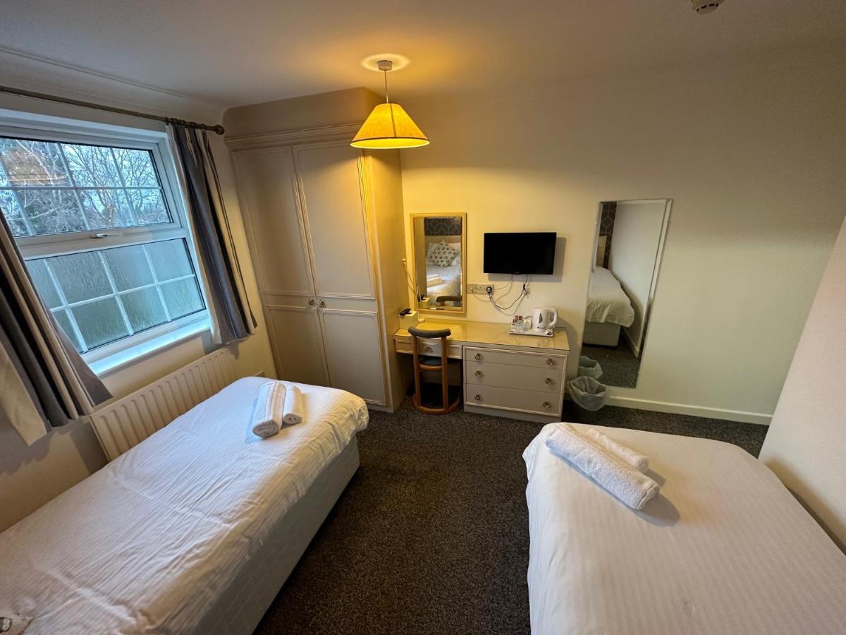 Pine Lodge Hotel & Restaurant 맨스필드 외부 사진