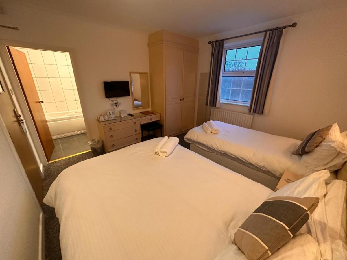 Pine Lodge Hotel & Restaurant 맨스필드 외부 사진