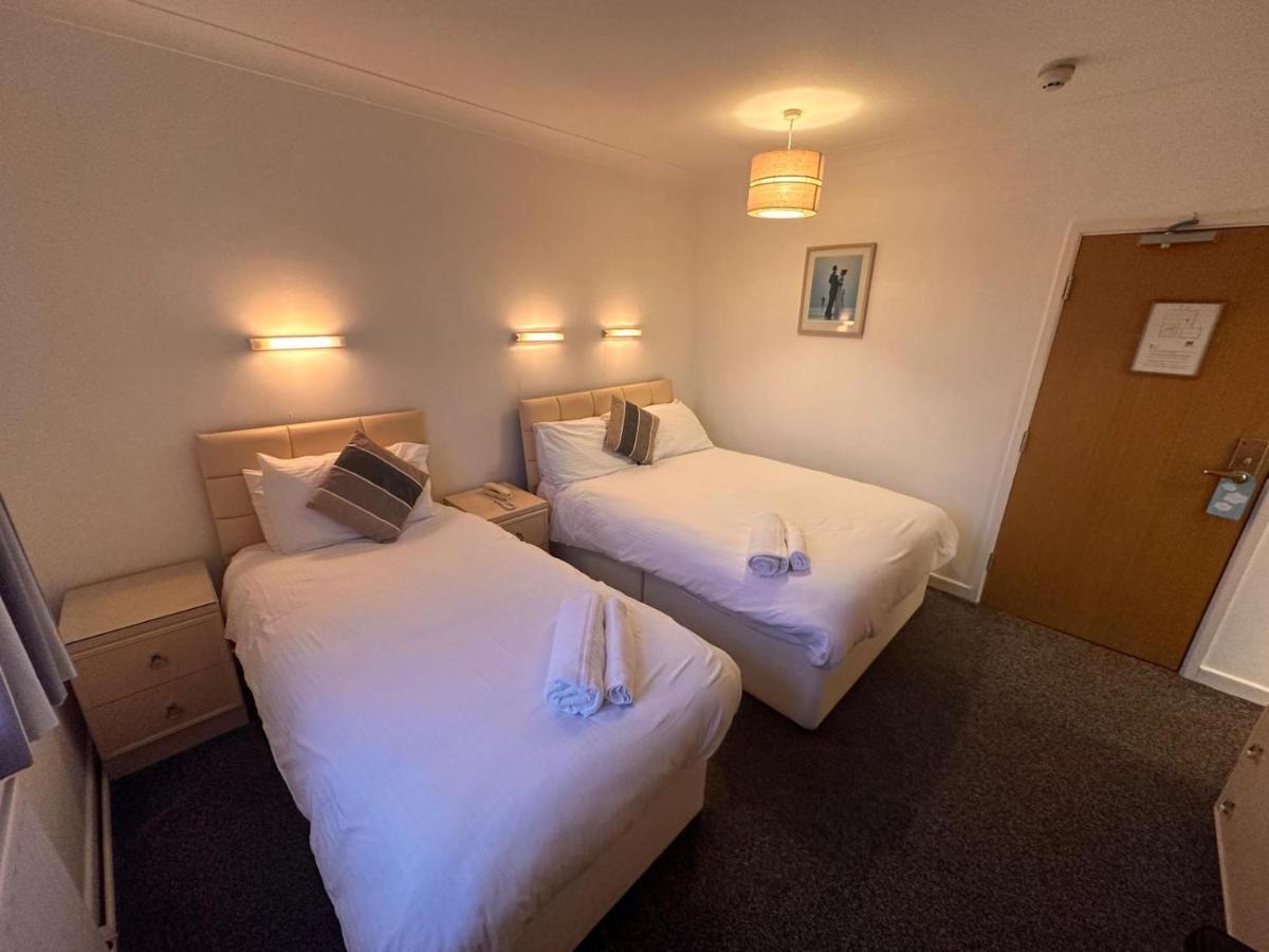 Pine Lodge Hotel & Restaurant 맨스필드 외부 사진