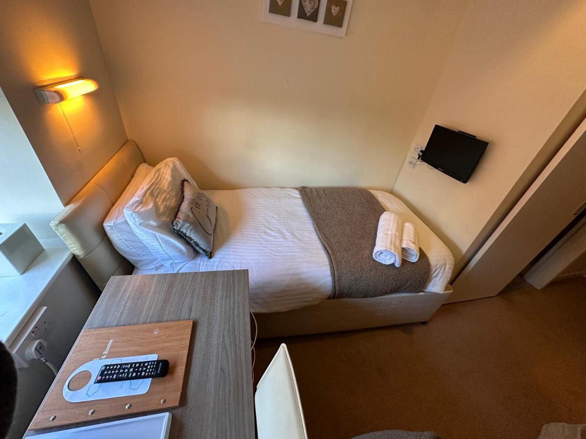Pine Lodge Hotel & Restaurant 맨스필드 외부 사진